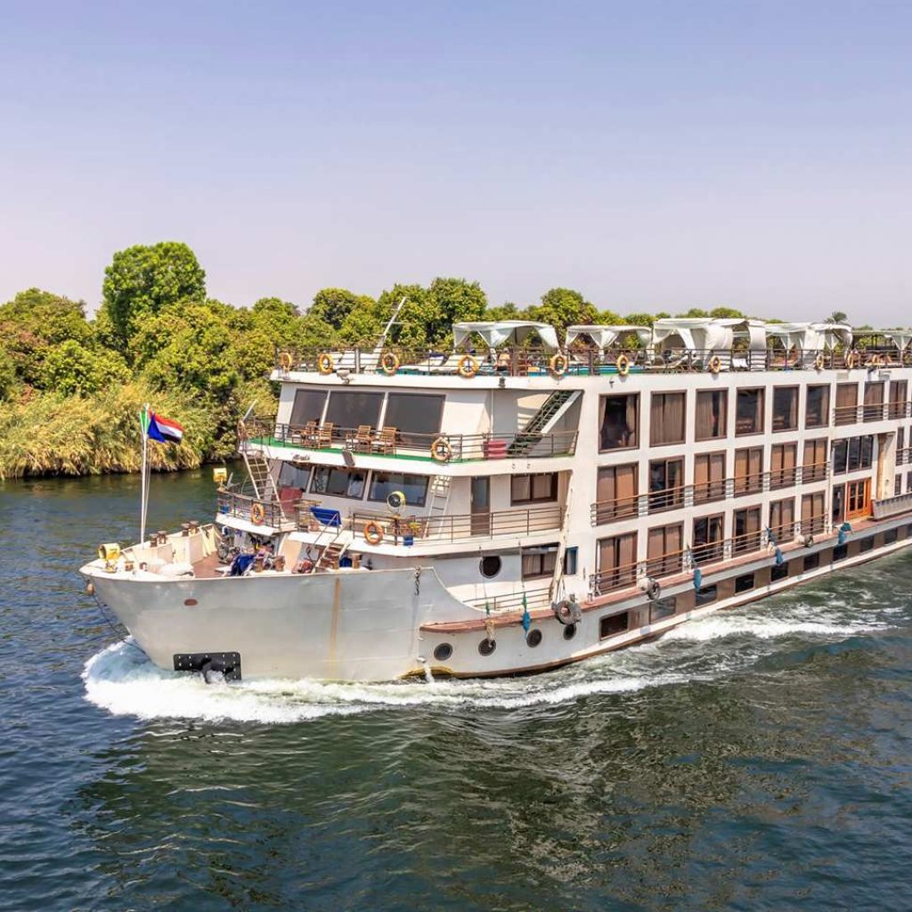 Nile Cruise vs Hotel-Based Luxor and Aswan Trip: Which Fits You?