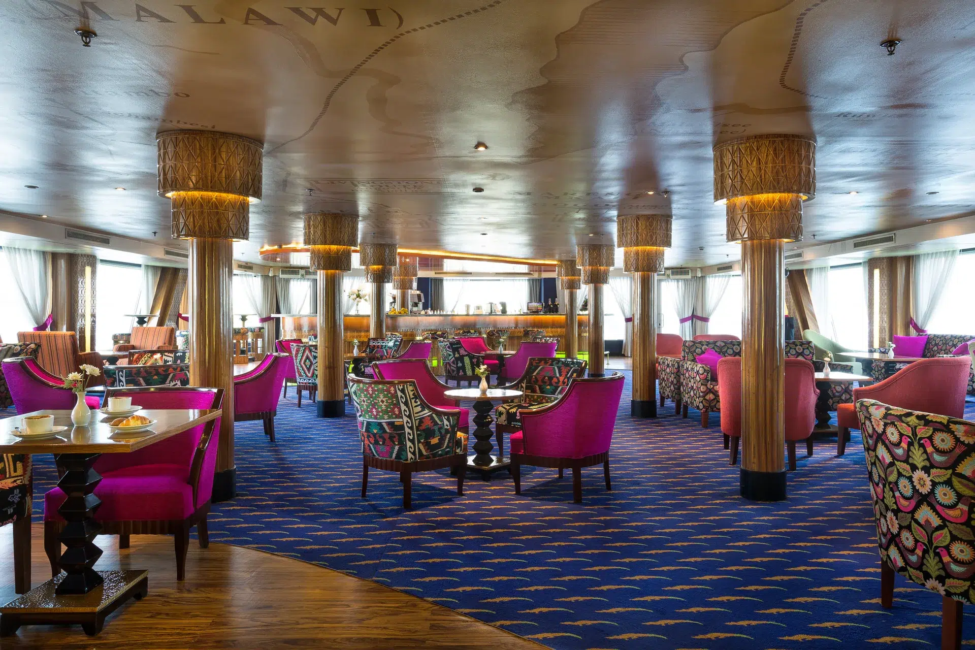 Restaurant and lounge aboard M/Y Alyssa