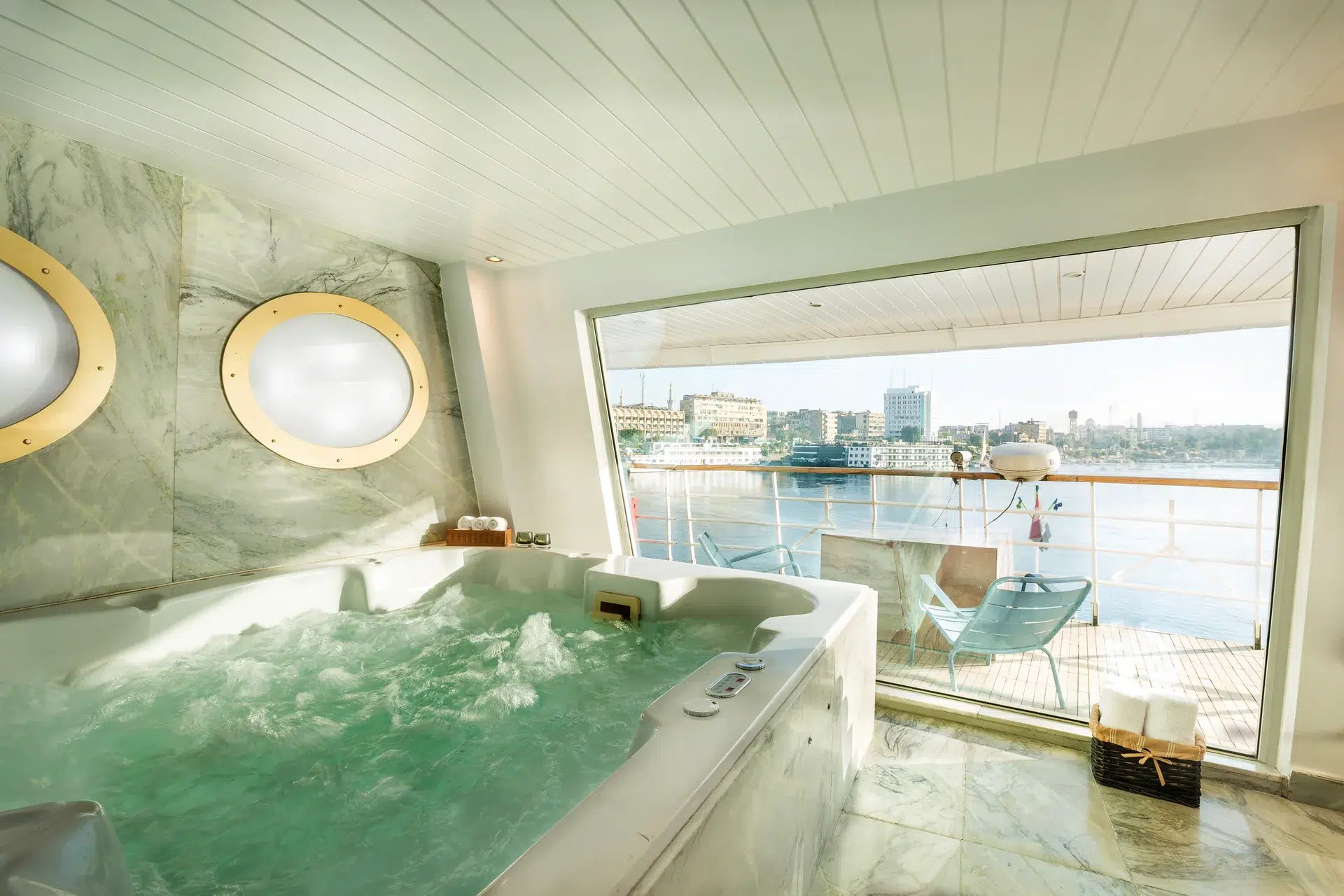 Spa and Jacuzzi area aboard M/Y Alyssa