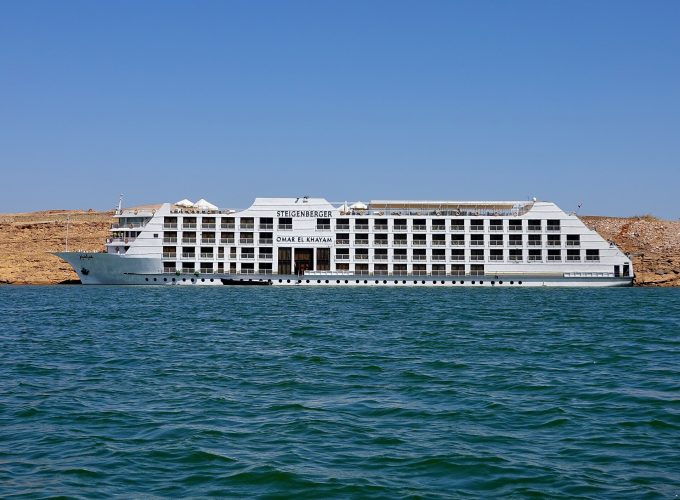 Steigenberger Omar El Khayam exterior on Lake Nasser